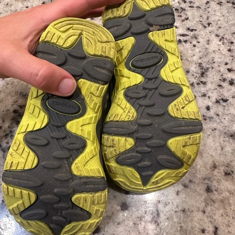 Merrell Kids Gray and Yellow Water Shoes with Strap
